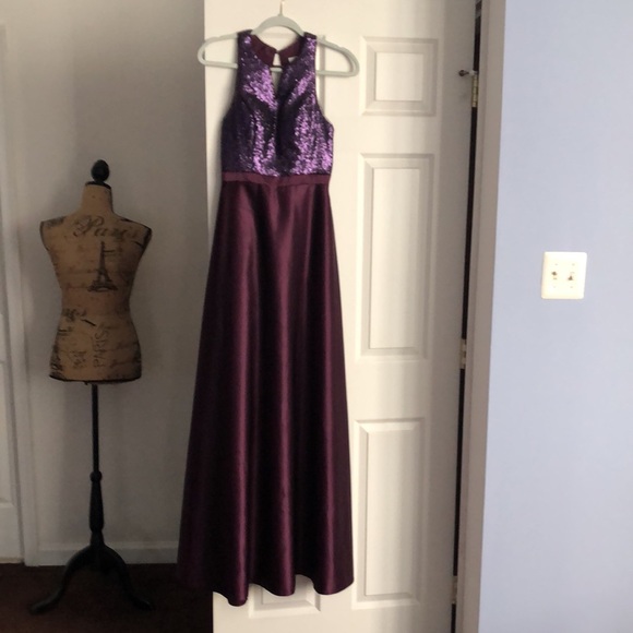⭕️ PRICE FIRM Christina Wu Size 2 Aubergine Sequin Gown - Picture 3 of 6